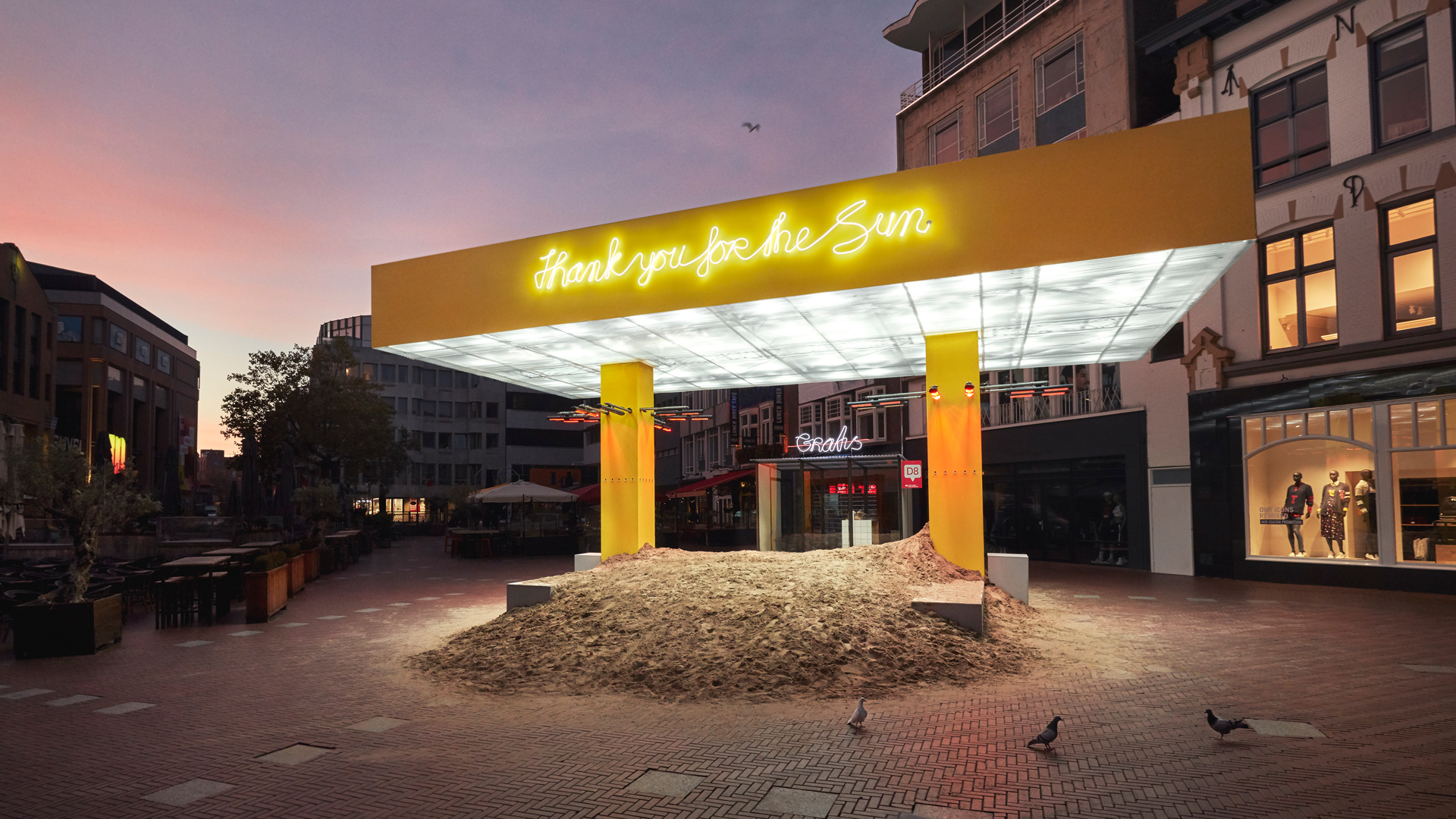 Thank you for the sun is an installation which was on show during the Dutch Design Week in Eindhoven in 2018. It was an answer to the question: 'what kind of new function could the archetypical. petrol station get in the future?