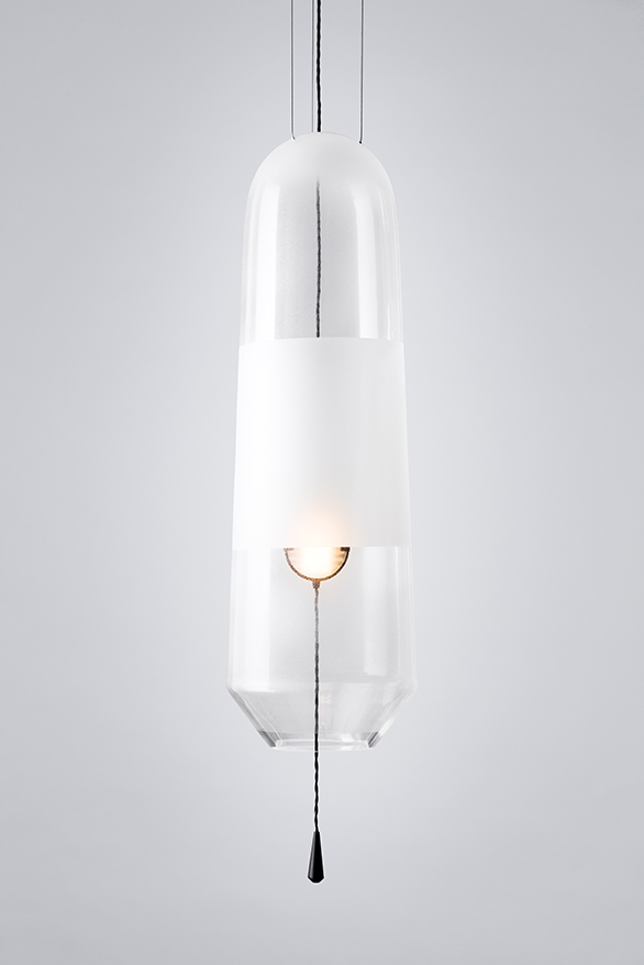 Limpid Light is also nice as a group of lights in a vide. It’s a suspension, pendant light which could also be placed in your kitchenlight, bathroom light or bedroom light. Ideal for Hotels and you can customise in shape, size and colour of the glass. It is produced by VANTOT in Europe. Handblown glass. It’s a high quality light which is part of Hollands Licht, a Dutch lighting brand in a high segment.