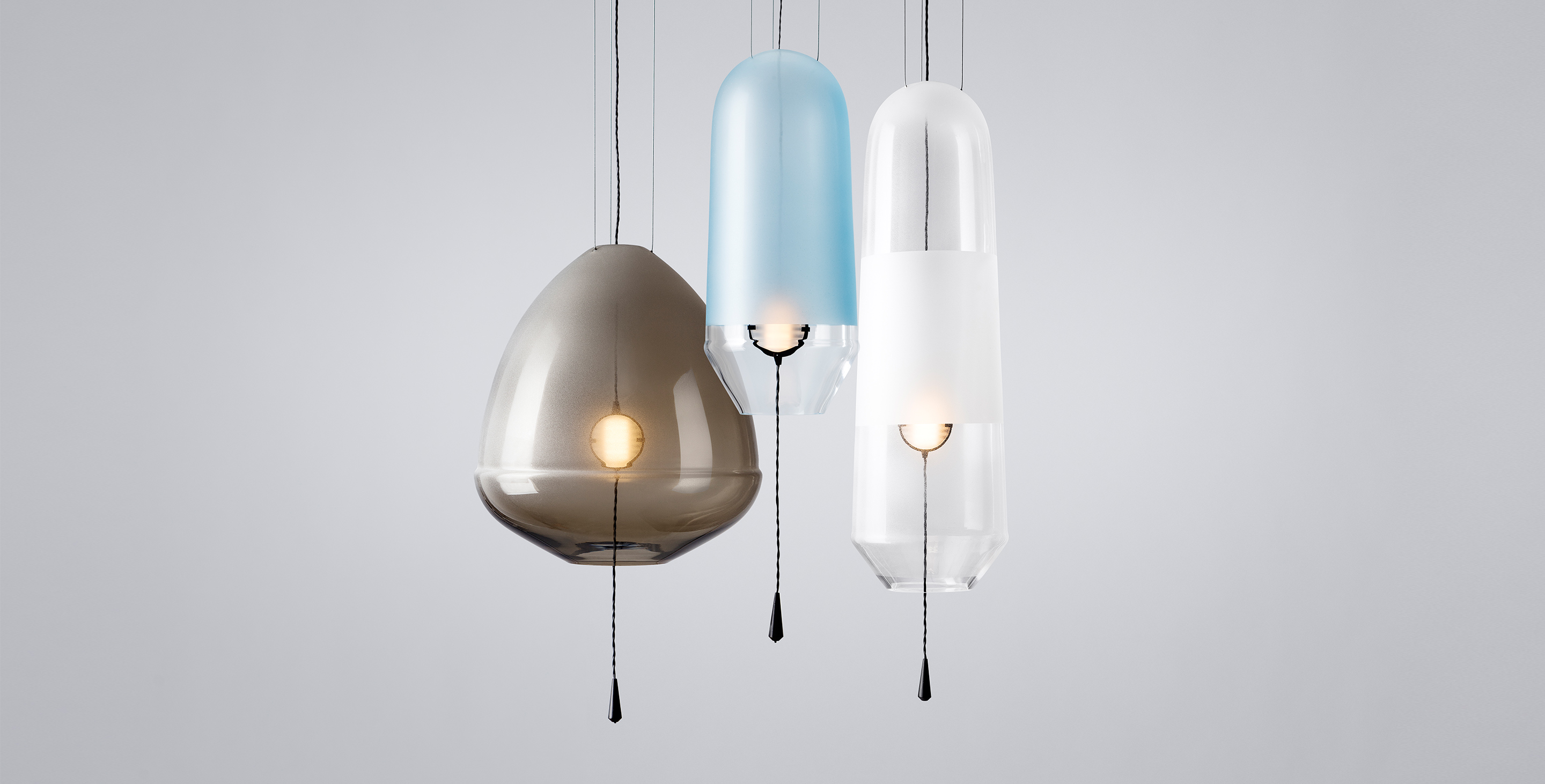 Limpid Light is also nice as a group of lights in a vide. It’s a suspension, pendant light which could also be placed in your kitchenlight, bathroom light or bedroom light. Ideal for Hotels and you can customise in shape, size and colour of the glass. It is produced by VANTOT in Europe. Handblown glass. It’s a high quality light which is part of Hollands Licht, a Dutch lighting brand in a high segment.