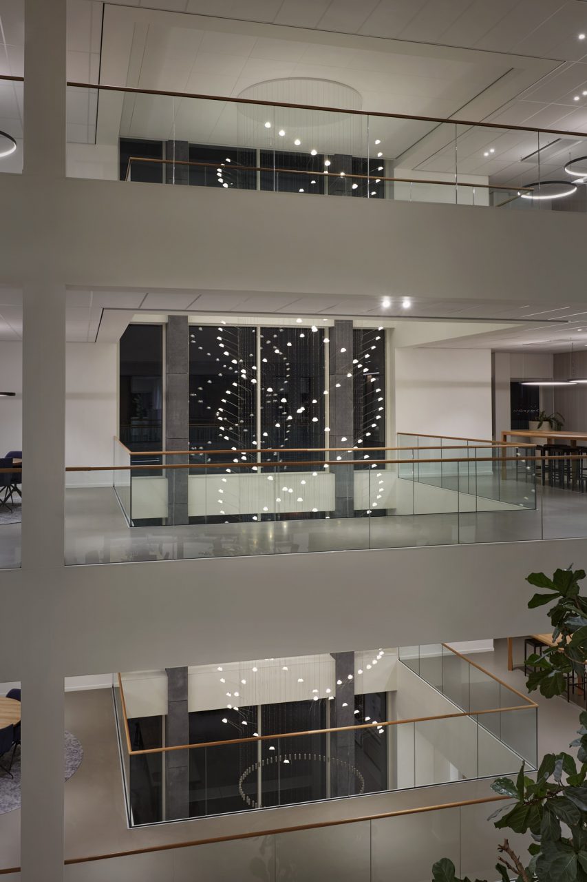 VDL Head office is based in Eindhoven, THE NETHERLANDS. This technical company felt in love with our technical light sculpture. From every floor you will see the light sculpture from a different perspective. The whole organisation of lights changes by the point you look at it.